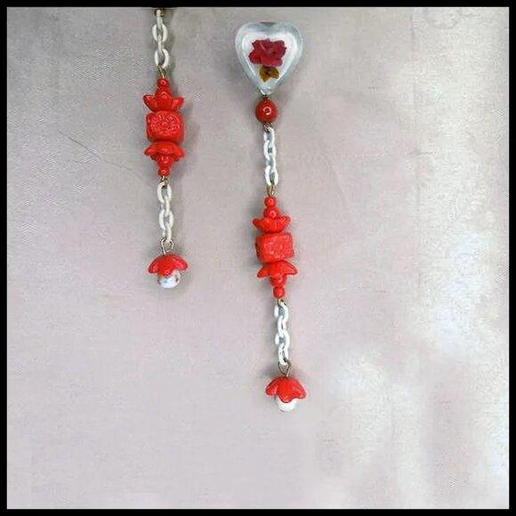 Red Long Dangle Earrings, Carved Lucite Roses Hearts , Recycled Vintage - Picture 4 of 8